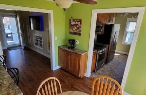 Muncie House | Cardinal Cottage - 2 bedroom cozy home