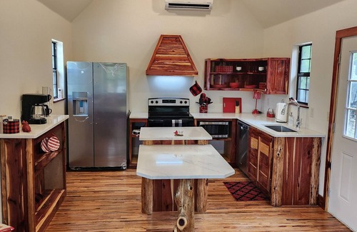 Cayuga Cottage | Cardinal Cottage on the lake with beautiful views!