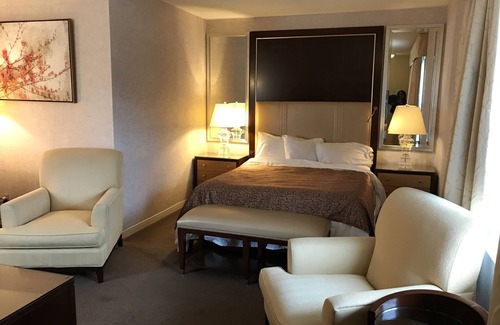 Talbotville Hotel | Cardinal Court Motel