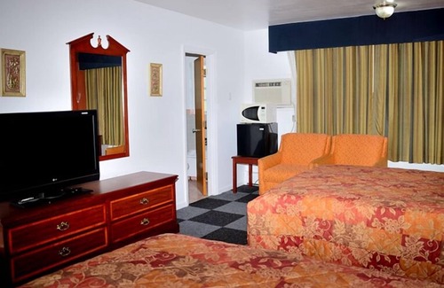 Luray Hotel | Cardinal Inn