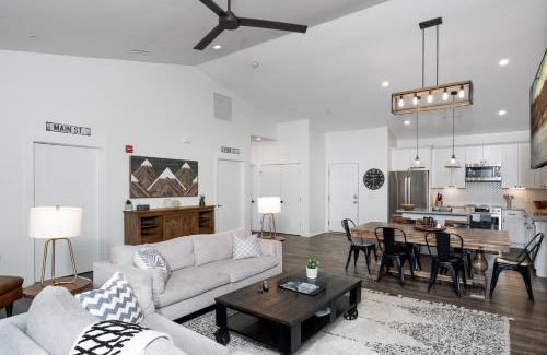 Blowing Rock House | Cardinal on Main