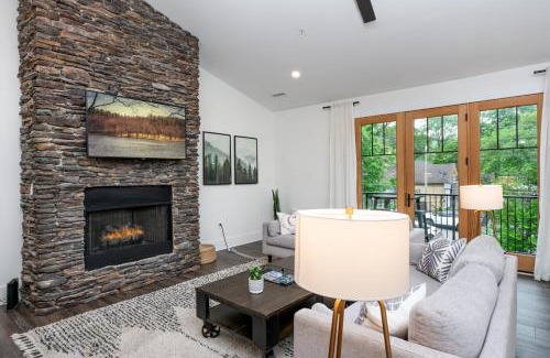 Blowing Rock House | Cardinal on Main