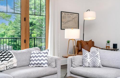Blowing Rock House | Cardinal on Main