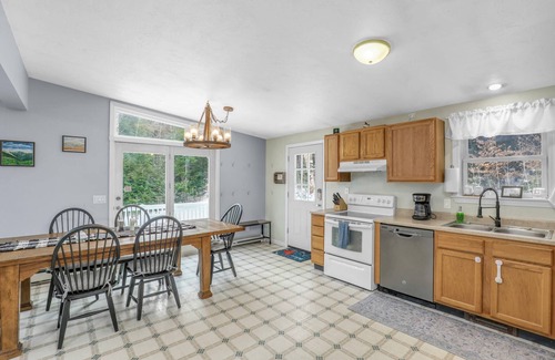Campton House | Cardinals Perch