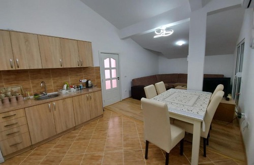 Zeljeznica House | Cardonem