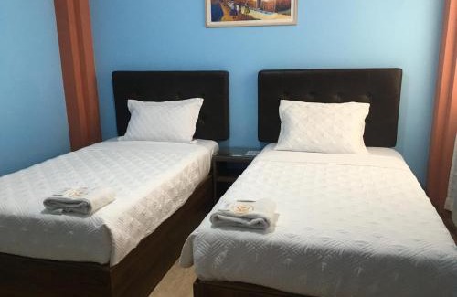 Pisco Hotel | CARDOS HOSTAL
