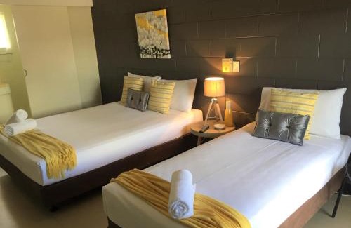 Cardwell Hotel | Cardwell at the Beach