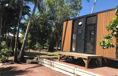 Cardwell House | Cardwell by the Sea by Tiny Away