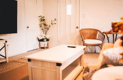 Arkansas City House | “CARE BnB” Lovely 2 Bedroom Condo - sleeps 8