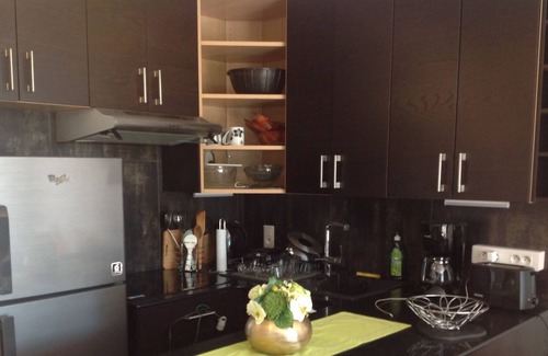 Pa'ofa'i Apartment | Carefully decorated studio, facing Paofai gardens and the port