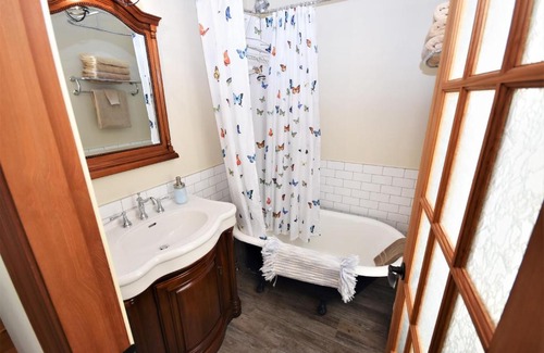 Vernon Apartment | Carew House