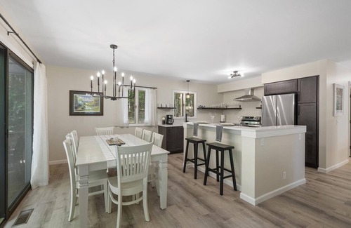 Birchwood Farms House | Careyover Guest House-Private setting, near Tunnel of Trees, close to everything