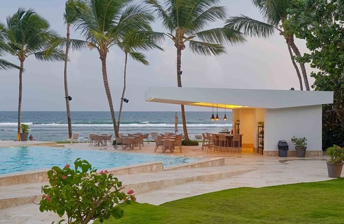 Caribbean Islands Apartment | Caribbean Beachfront Apartment. W/Scenic view