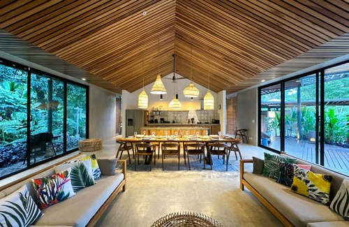 Cahuita House | Caribbean Courtyard Villa