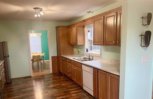 Gordonsville House | Caribbean in the Country with ALL the feels! Hike, Nashville, lake, waterfalls.