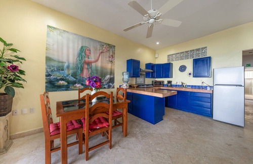 Centro - Supmza 001 House | 😎🏰🐉 🏖 Caribbean Oceanfront near Playa Norte 🏖 Hidalgo El Centro Main Plaza