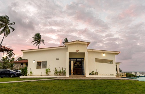 Eastern Panama House | Caribbean Paradise - Beachfront Getaway
