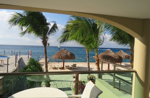 Colonia Andres Condo | Caribbean Seafront, Family Friendly, 2 bdrm condo, 1 blk to restaurants & shops