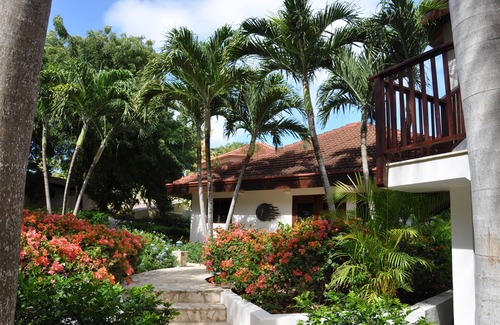 Spanish Town Villa | Caribbean Wind, 6 bedroom luxury beachside villa Mahoe Bay.