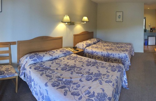 Clinton Hotel | Cariboo Lodge