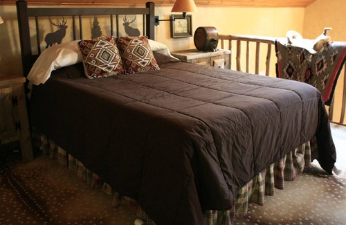 Utica Cottage | Caribou(Pet Friendly)-Cottage-Jacuzzi-Queen