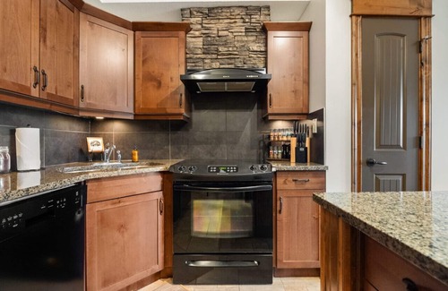 East Kootenay Apartment | Caribou Pines | Outdoor Pool & Hot Tub | Fireplace