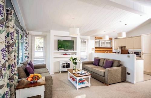 Ryde Ski Chalet | Carisbrooke Premier Lodge