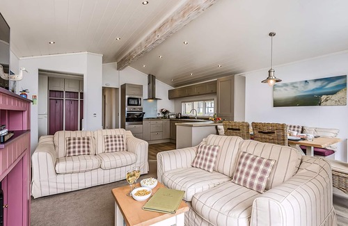 Ryde Ski Chalet | Carisbrooke Premier Lodge