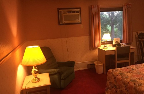 Carlinville Hotel | Carlin Villa Motel