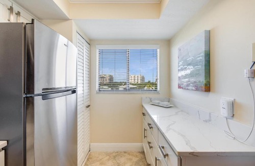 South Island Apartment | Carlos Pointe 422, Heated Pool, 2 Bedrooms, Gulf Front, Elevator, Sleeps 6