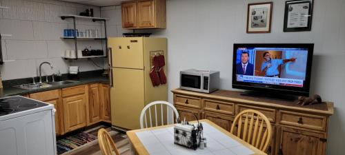 Hettinger Hotel | Carls Cabins