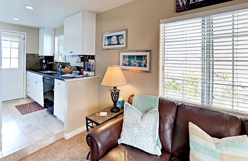 Carlsbad House | Carlsbad Beach Cottage - 1/2 block to Beach