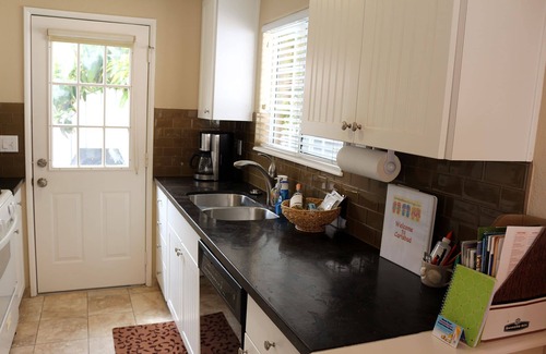 Carlsbad House | Carlsbad Beach Cottage - 1/2 block to Beach
