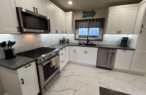 Carlsbad Village House | Carlsbad Village Beach House! Just Steps From The Sand And Village!