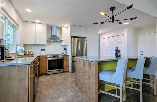 Carlton House | Carlton Crush Pad ~ Where Your Wine Country Getaway Comes to Life