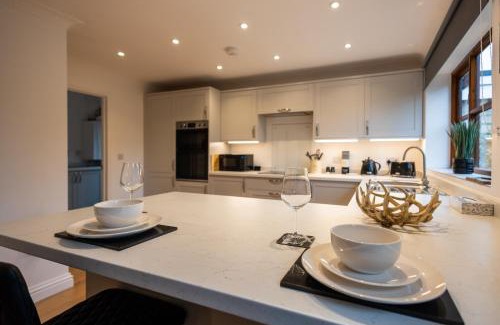 Martlesham Heath House | Carlton