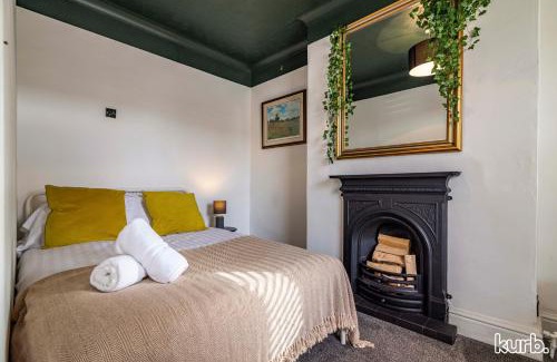 Mapperley House | Carlton Hill House - 5 Bedroom House with Parking