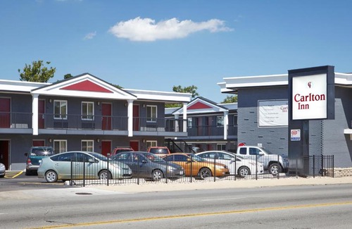 Archer Heights Hotel | Carlton Inn Midway