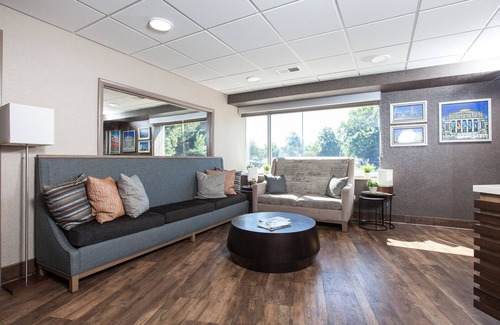 Archer Heights Hotel | Carlton Inn Midway