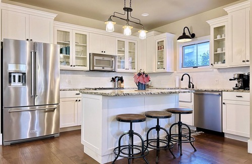 Eufaula House | Carlton Landing Cottage w/Putting Green & Arcade Game