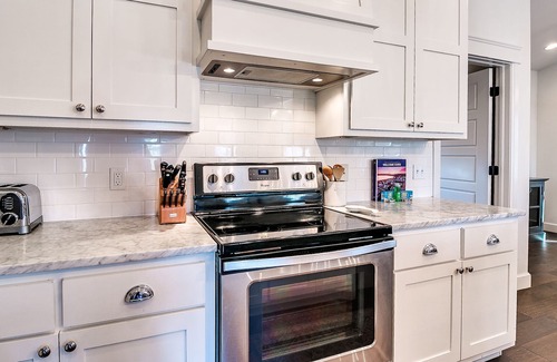 Carlton Landing House | Carlton Landing- Beautiful home overlooking Redbud Park