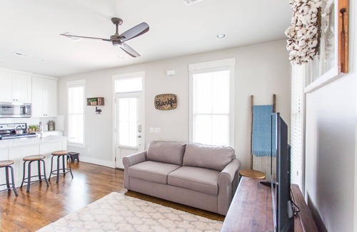 Eufaula House | Carlton Landing! Just a short walk to the beach!