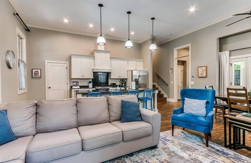 Carlton Landing House | Carlton Landing! Beautiful Townhouse just steps away from the water front.