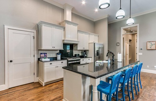 Carlton Landing House | Carlton Landing! Beautiful Townhouse just steps away from the water front.