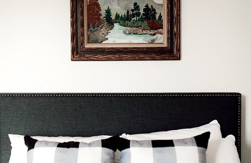 Eufaula Hotel | Carlton Landing! Meeting House- Cozy room with queen bed and walk in shower!
