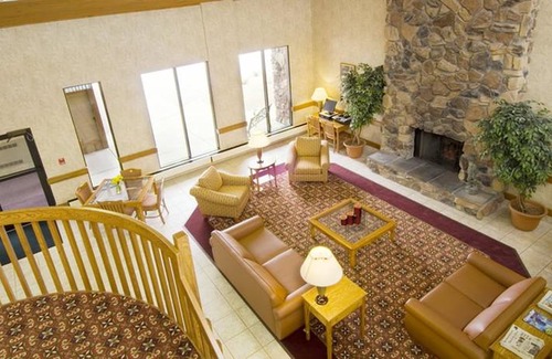 Adrian Hotel | Carlton Lodge Adrian