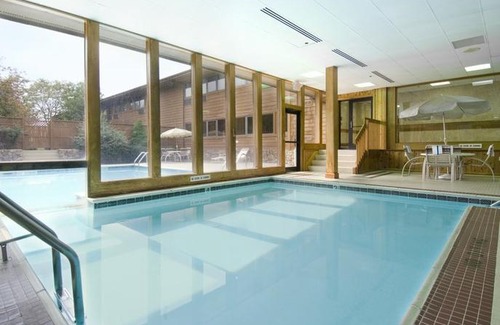 Adrian Hotel | Carlton Lodge Adrian