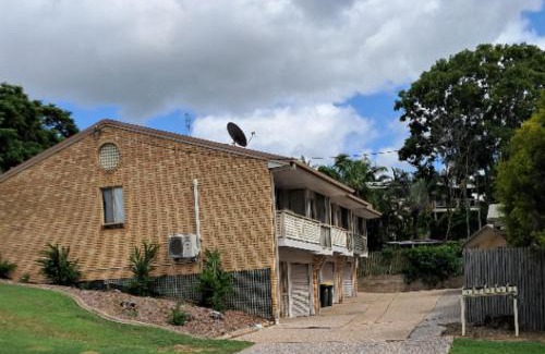 Kawana Apartment | Carlton Lodge