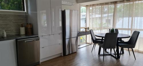 Kawana Apartment | Carlton Lodge