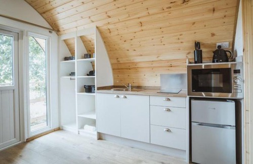 Mappleton Apartment | Carlton Manor pods